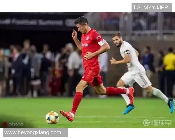 从街头小子到绿茵传奇足球明星的奋斗与梦想故事